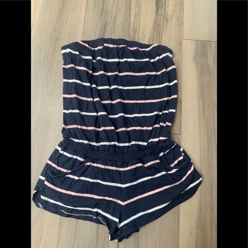Cute summer romper. Size XS.